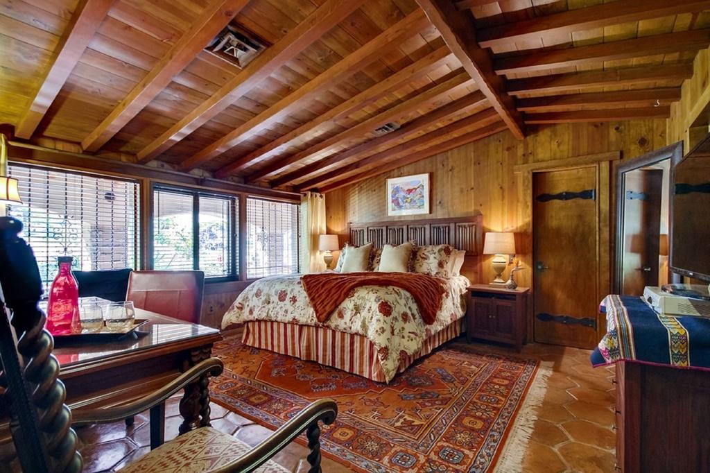 Vineyard Hacienda Hotel Spring Valley  Room photo