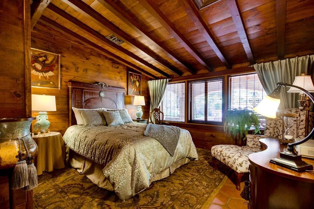 Vineyard Hacienda Hotel Spring Valley  Room photo